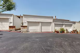 1949 Shorewood Dr, Grapevine, TX 76051 - Photo 31