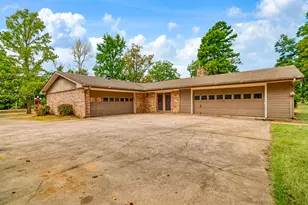 165 E Bennett St, Detroit, TX 75436 - Photo 19