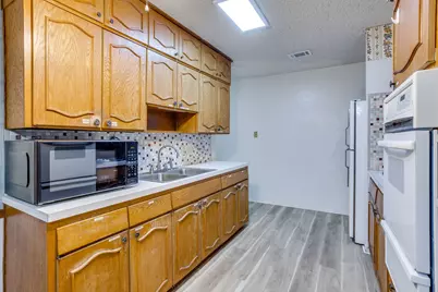 312 NW Wintercrest Road, Burleson, TX 76028 - Photo 7