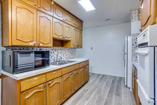 312 NW Wintercrest Rd, Burleson, TX 76028 - Photo 7