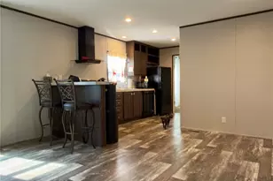 1108 Ridgeview Cir, Granbury, TX 76048 - Photo 3