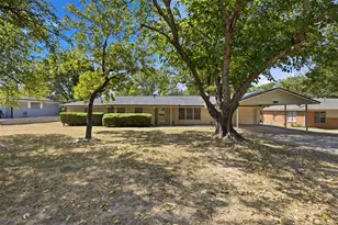 6121 Ten Mile Bridge Rd, Fort Worth, TX 76135 - Photo 1