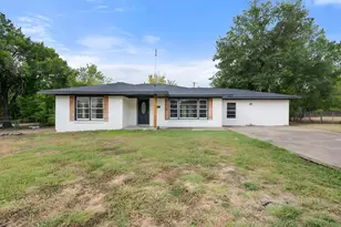2922 College Cir, Corsicana, TX 75110 - Photo 3