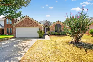 306 Branch Bend, Euless, TX 76039 - Photo 1