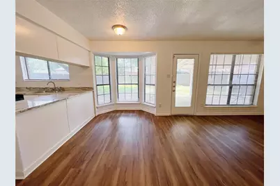 616 Valley Spring Drive, Arlington, TX 76018 - Photo 7