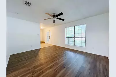 616 Valley Spring Drive, Arlington, TX 76018 - Photo 3