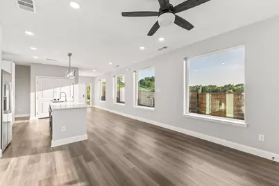 825 Premier Parkway, Grand Prairie, TX 75051 - Photo 5