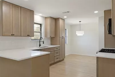 3138 Touraine Drive, Dallas, TX 75211 - Photo 11