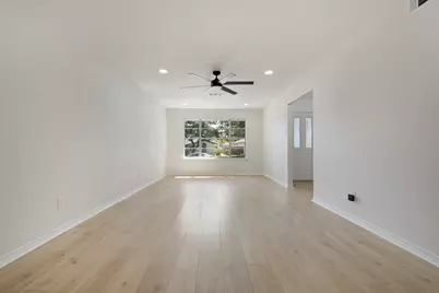3138 Touraine Drive, Dallas, TX 75211 - Photo 3