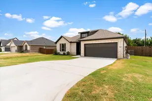 2110 Briarwood Dr, Bridgeport, TX 76426 - Photo 3