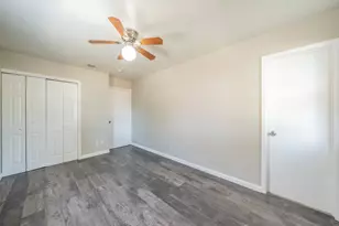 4646 Ridgepoint Dr, Dallas, TX 75211 - Photo 13