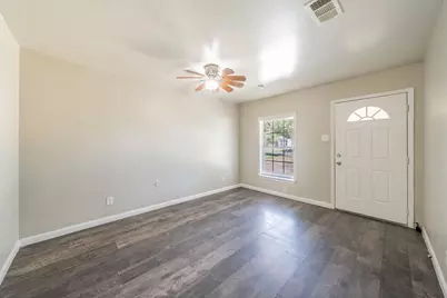 4646 Ridgepoint Drive, Dallas, TX 75211 - Photo 9