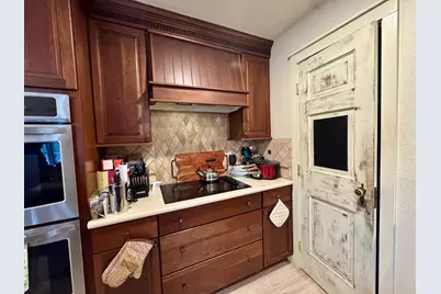 1013 Overhill Drive, Bedford, TX 76022 - Photo 9