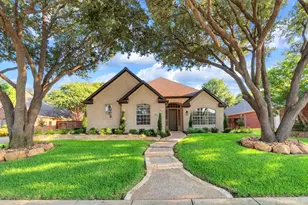 913 Rosemary Dr, Flower Mound, TX 75028 - Photo 1