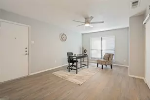 2213 Trinity Springs Dr, Carrollton, TX 75007 - Photo 7