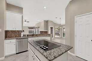 605 Oak Hollow Ln, Flower Mound, TX 75028 - Photo 3