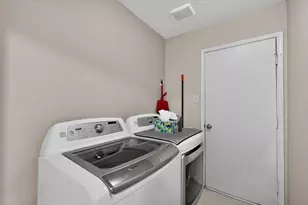 605 Oak Hollow Ln, Flower Mound, TX 75028 - Photo 27