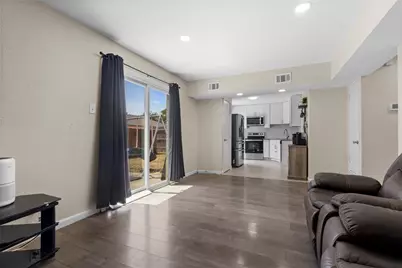 1309 Glenwood Street, Grand Prairie, TX 75052 - Photo 7