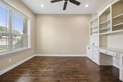 2526 Fruitland Avenue, Farmers Branch, TX 75234 - Photo 3