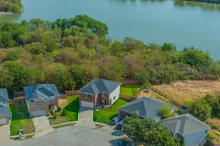 1997 Courtside Dr, Dallas, TX 75051 - Photo 29