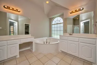 11612 Wild Pear Lane, Fort Worth, TX 76244 - Photo 17