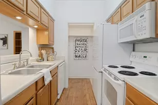 1300 Cantor Dr, Arlington, TX 76011 - Photo 9