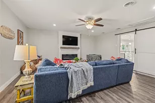 9324 Clearwater Dr, Dallas, TX 75243 - Photo 15