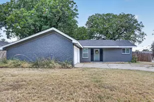 1325 Cloverdale Dr, Fort Worth, TX 76134 - Photo 1