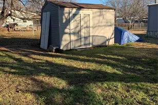 1506 Alamo Dr, Granbury, TX 76048 - Photo 3