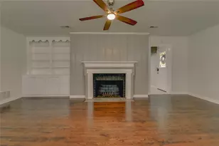 1100 Wade Hampton St, Benbrook, TX 76126 - Photo 3