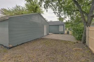 1100 Wade Hampton St, Benbrook, TX 76126 - Photo 27