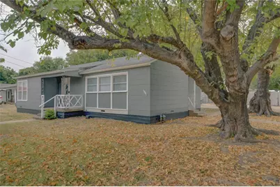 1100 Wade Hampton Street, Benbrook, TX 76126 - Photo 25