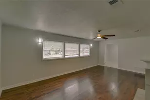 1100 Wade Hampton St, Benbrook, TX 76126 - Photo 7