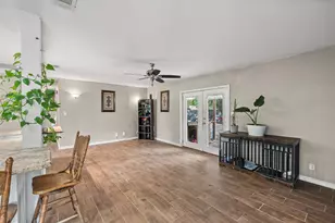 2015 Roberts Dr, Granbury, TX 76048 - Photo 7