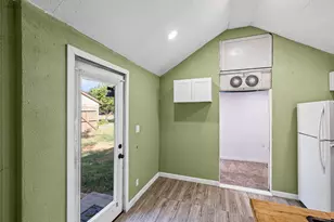 2015 Roberts Dr, Granbury, TX 76048 - Photo 27
