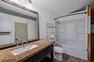 2015 Roberts Dr, Granbury, TX 76048 - Photo 31