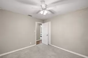 2015 Roberts Dr, Granbury, TX 76048 - Photo 17