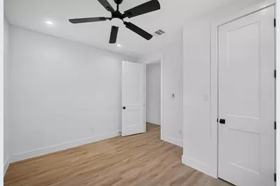 345 Bonnie View Road, Dallas, TX 75203 - Photo 31
