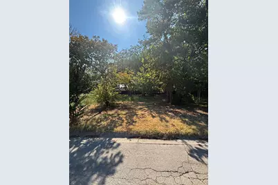 823 Mill Street, Gainesville, TX 76240 - Photo 1