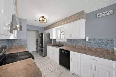 537 N Park Drive, Saginaw, TX 76179 - Photo 9