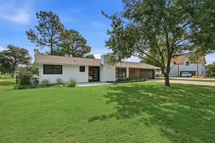 722 Kiowa Dr W, Lake Kiowa, TX 76240 - Photo 3