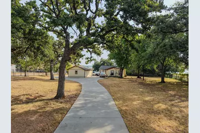 220 N Broadway Road, Azle, TX 76020 - Photo 31