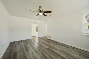 411 Hillcrest St, Mansfield, TX 76063 - Photo 3
