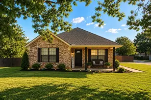 905 N Miller St, Decatur, TX 76234 - Photo 1