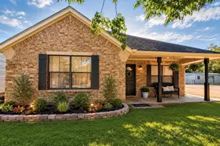 905 N Miller St, Decatur, TX 76234 - Photo 3