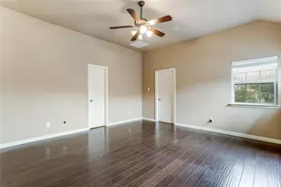 1014 Kaylie St, Grand Prairie, TX 75052 - Photo 23