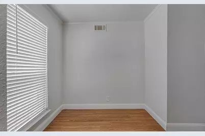 304 E Mitchell Street, Arlington, TX 76010 - Photo 15