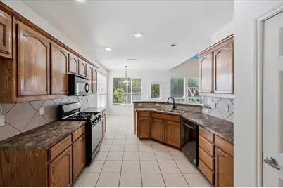 7304 Summit Parc Drive, Dallas, TX 75249 - Photo 9