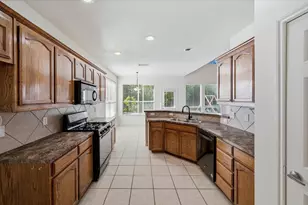 7304 Summit Parc Dr, Dallas, TX 75249 - Photo 9