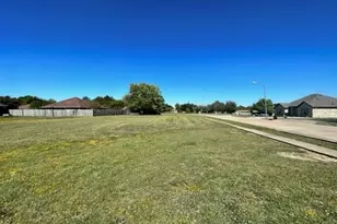 904 Enlow Cir, Commerce, TX 75428 - Photo 1
